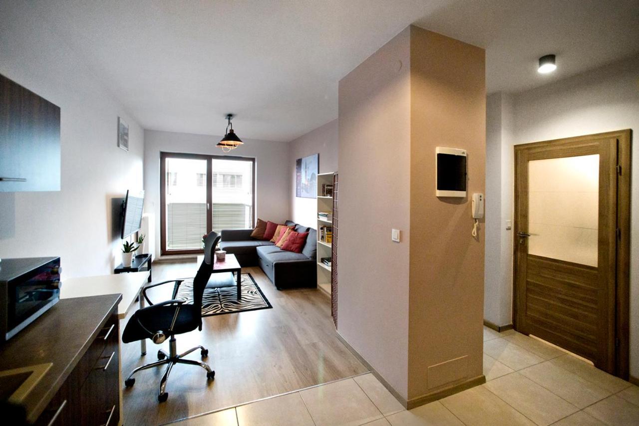Airport Okecie Klobucka P&O Serviced Apartments Varsovia Exterior foto