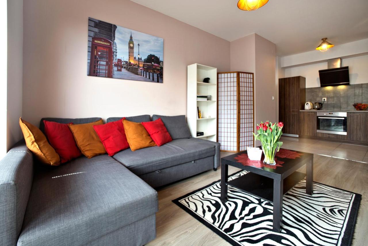 Airport Okecie Klobucka P&O Serviced Apartments Varsovia Exterior foto
