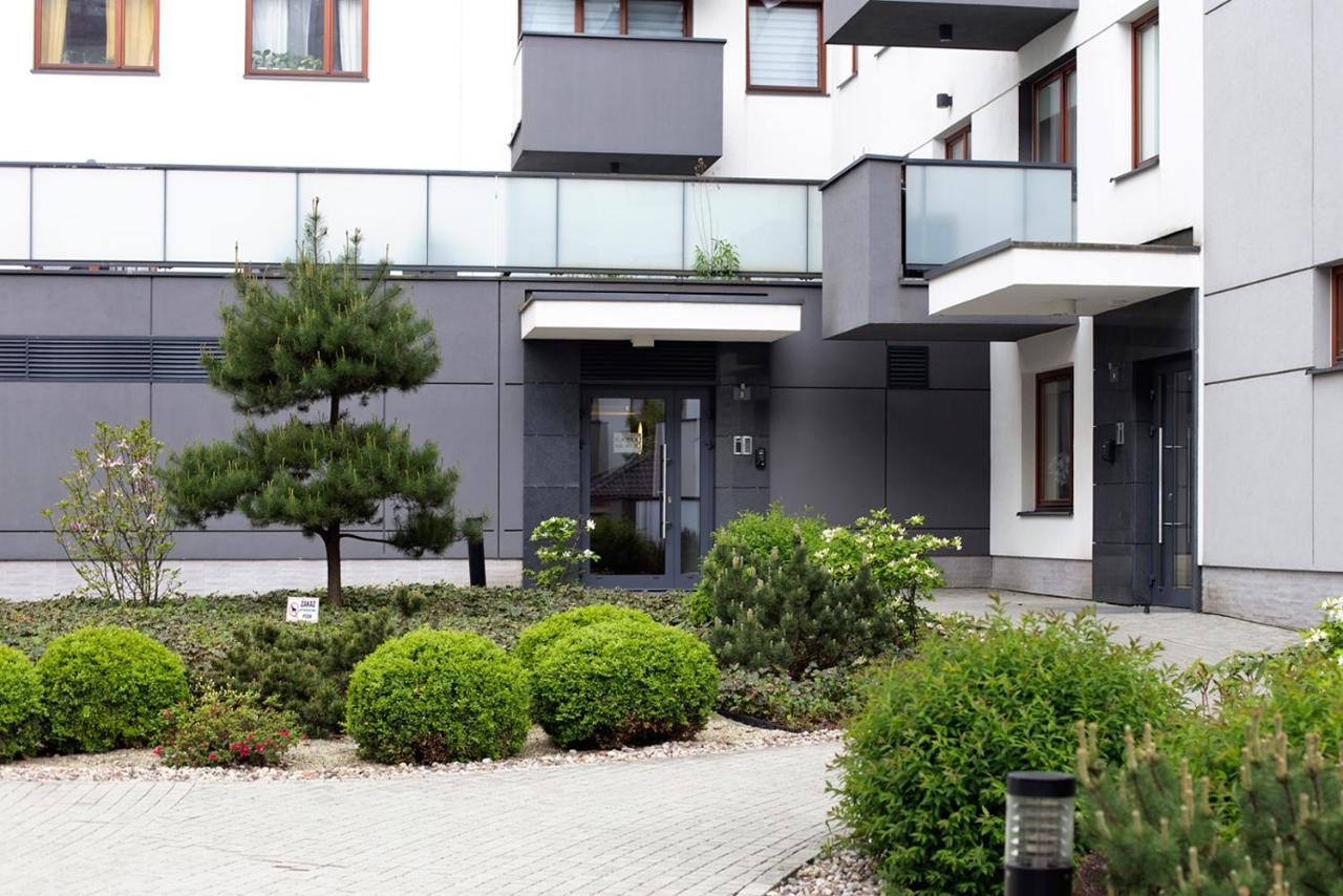 Airport Okecie Klobucka P&O Serviced Apartments Varsovia Exterior foto